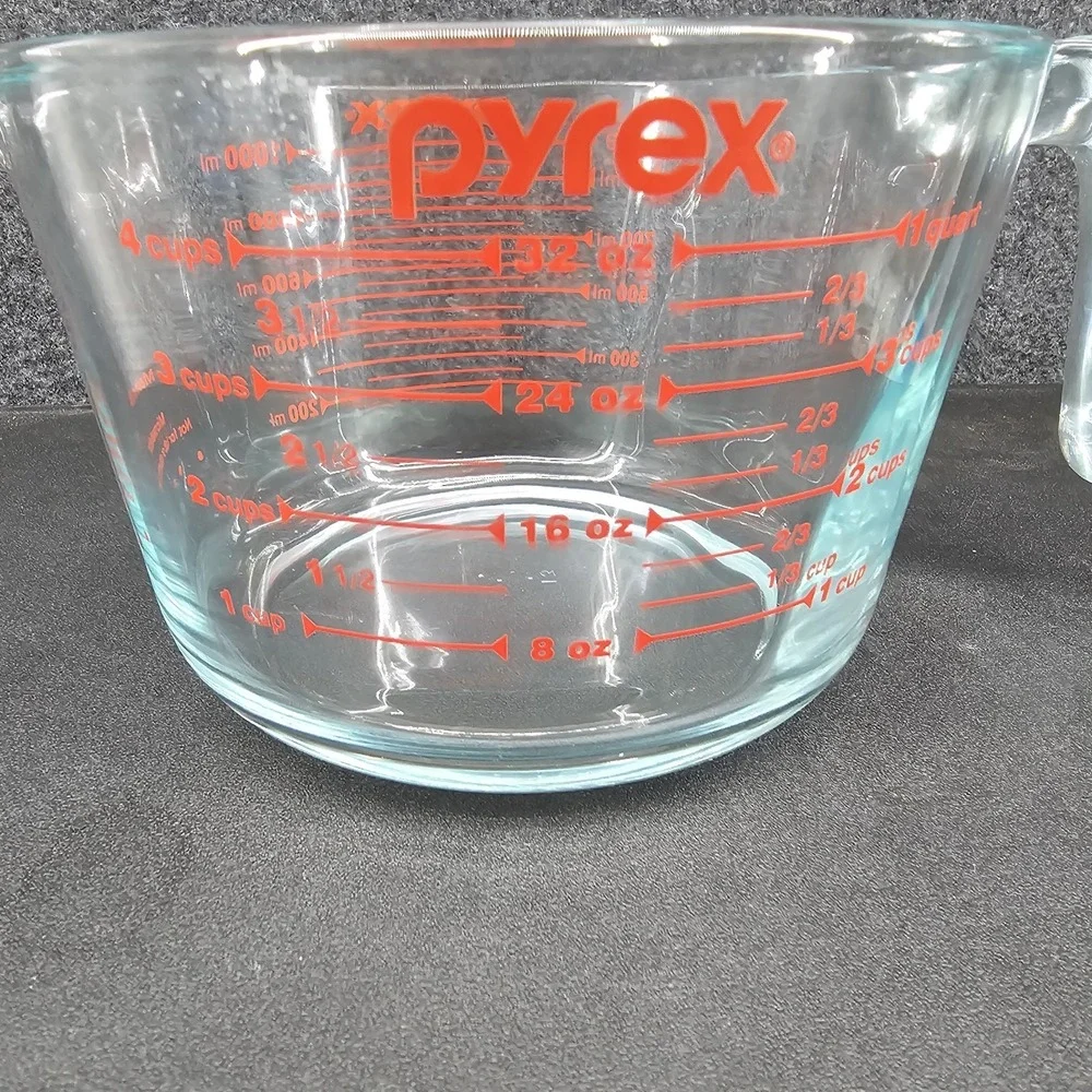Pyrex 4 Cup 32 Oz. Glass Measuring Cup Mixing Bowl Red Letter Made in USA